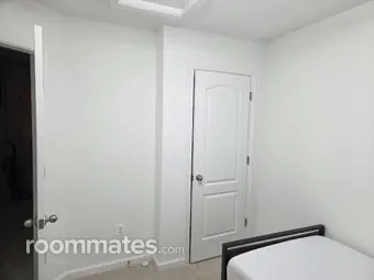 Room for rent in Bunker Hill, WV $1000, house