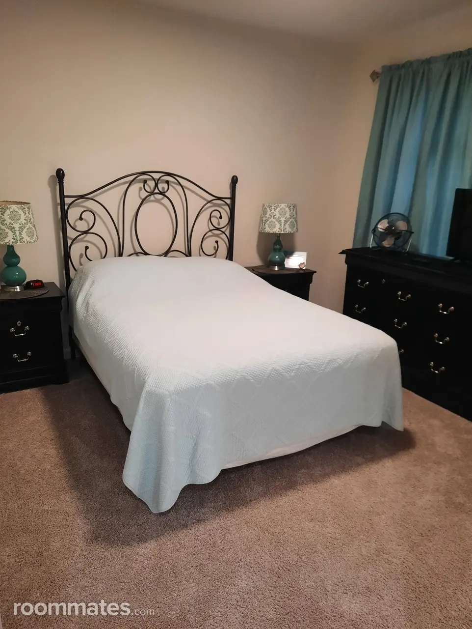 Profile photo 3 of 10