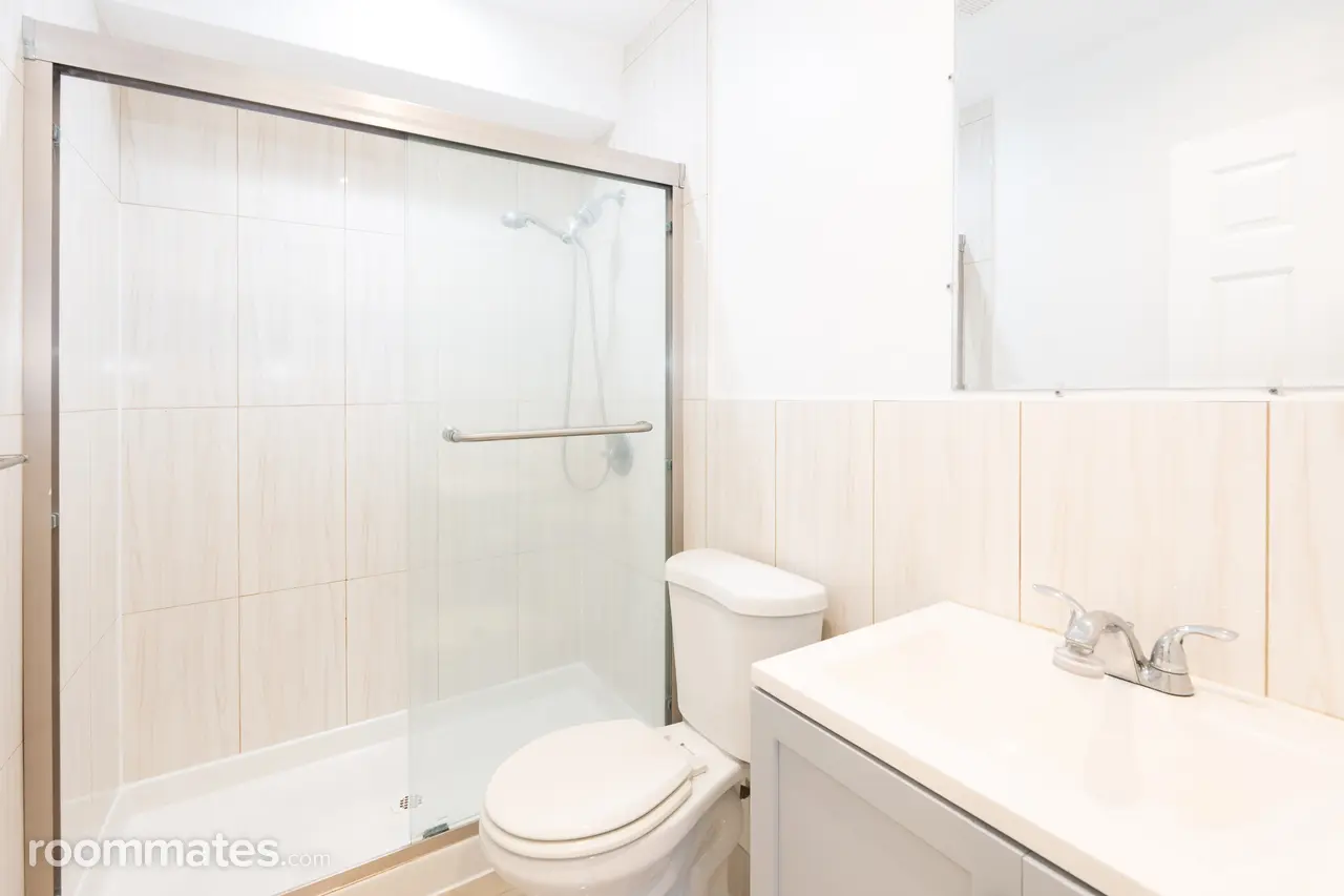 Profile photo 5 of 8