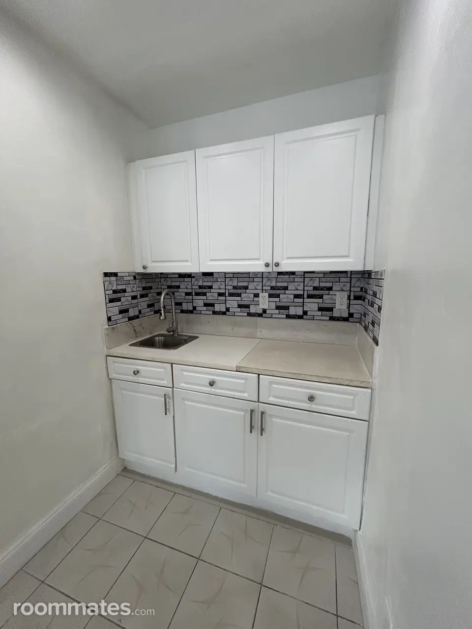 Profile photo 1 of 10