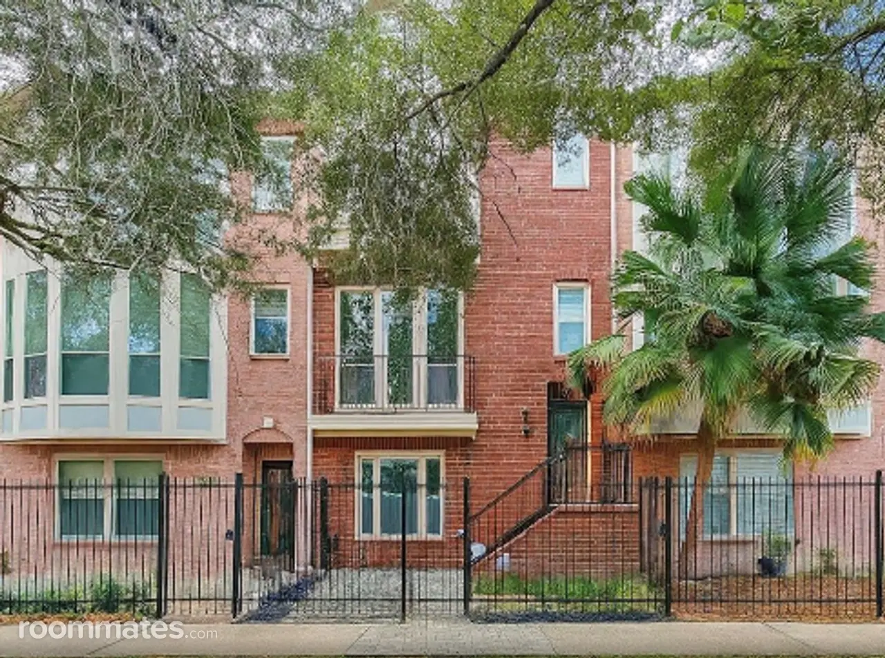 Profile photo 1 of 2