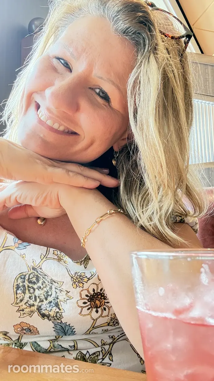 Profile photo 18 of 18