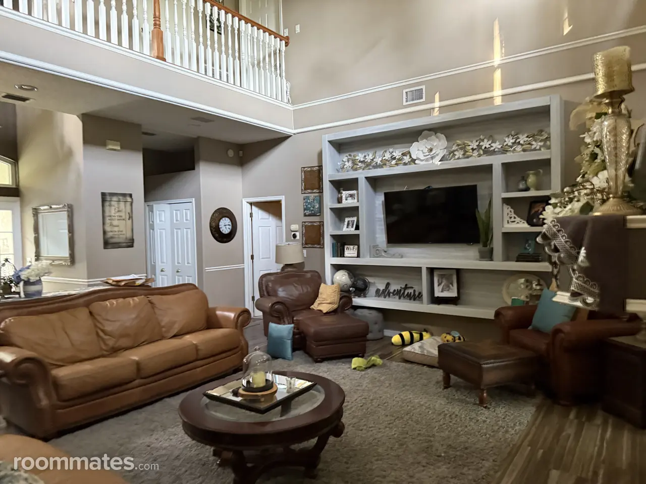 Profile photo 9 of 18