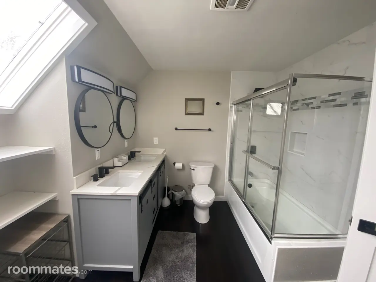 Profile photo 3 of 7