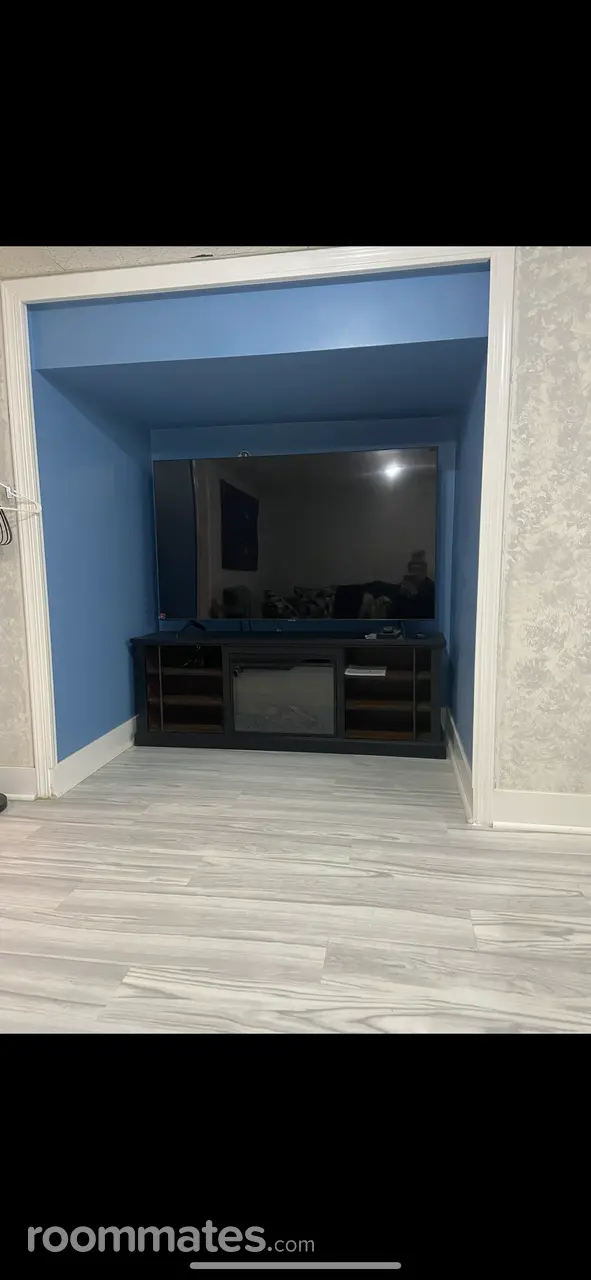 Profile photo 4 of 10