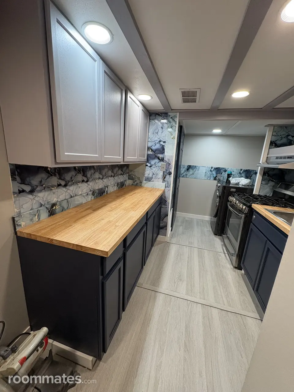 Profile photo 3 of 10