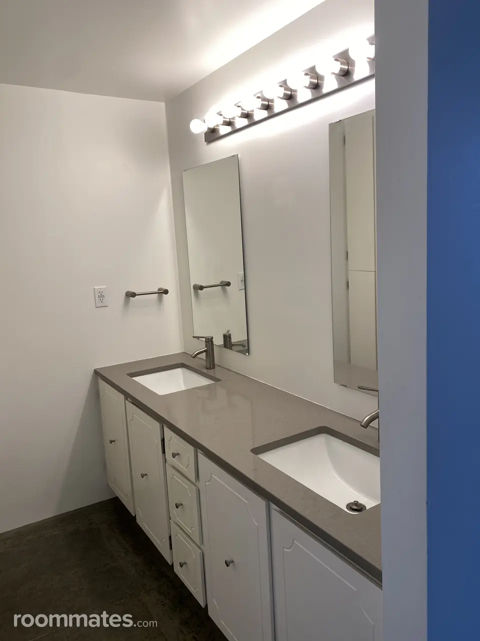 Profile photo 8 of 12