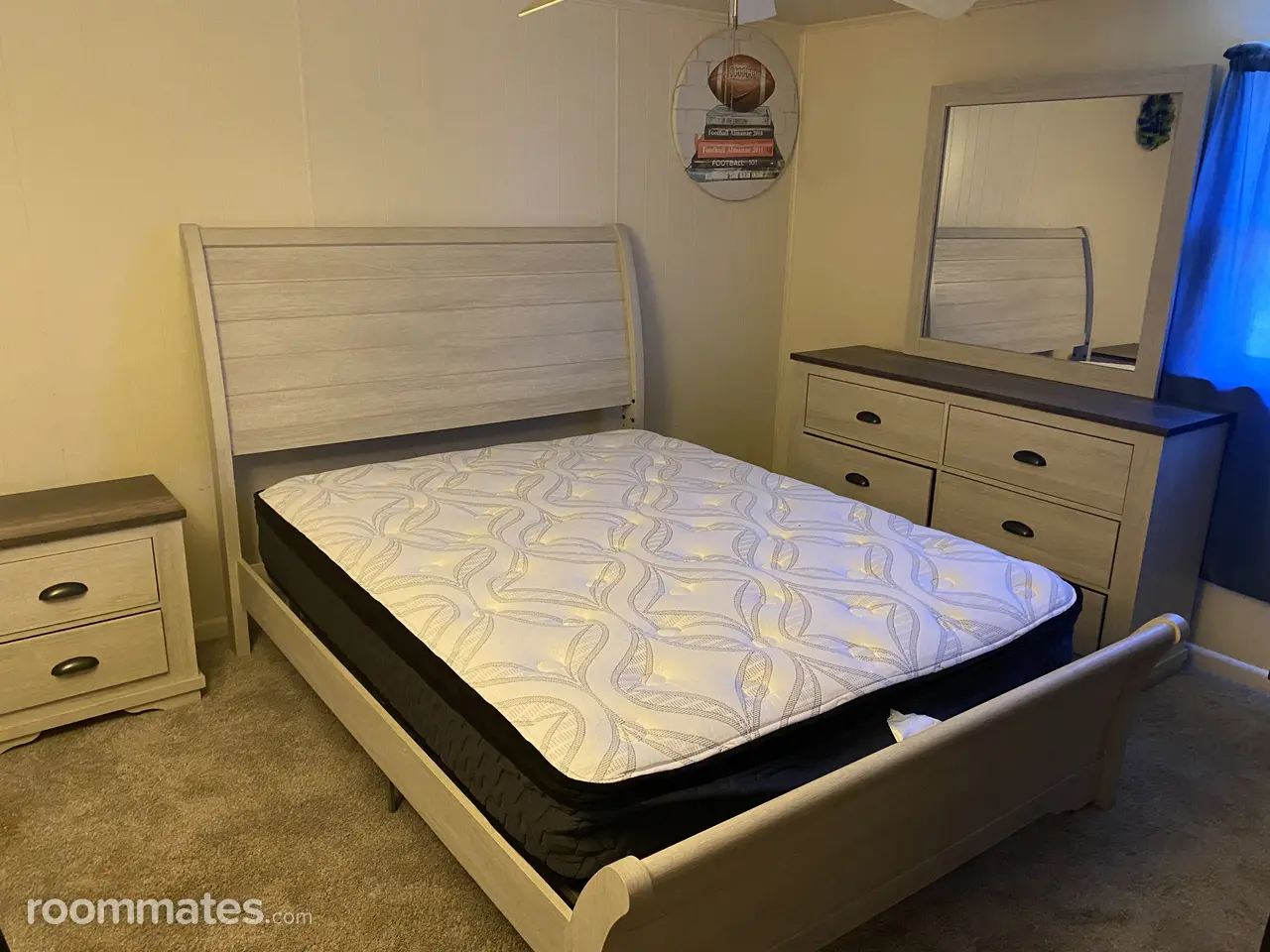 Profile photo 1 of 2