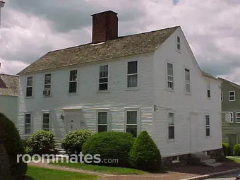 Room for rent in Portsmouth, NH $2000, house