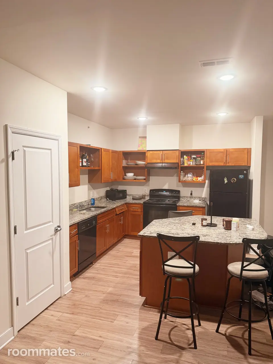 Profile photo 5 of 6