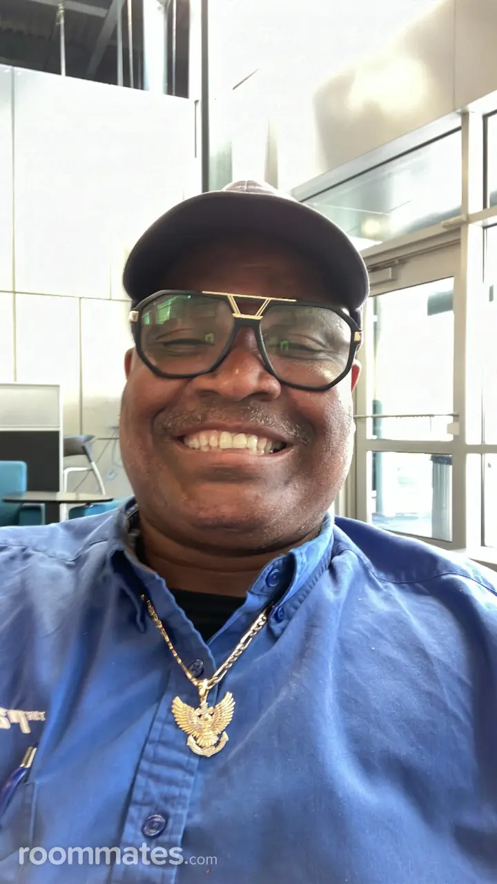 Profile photo 3 of 9