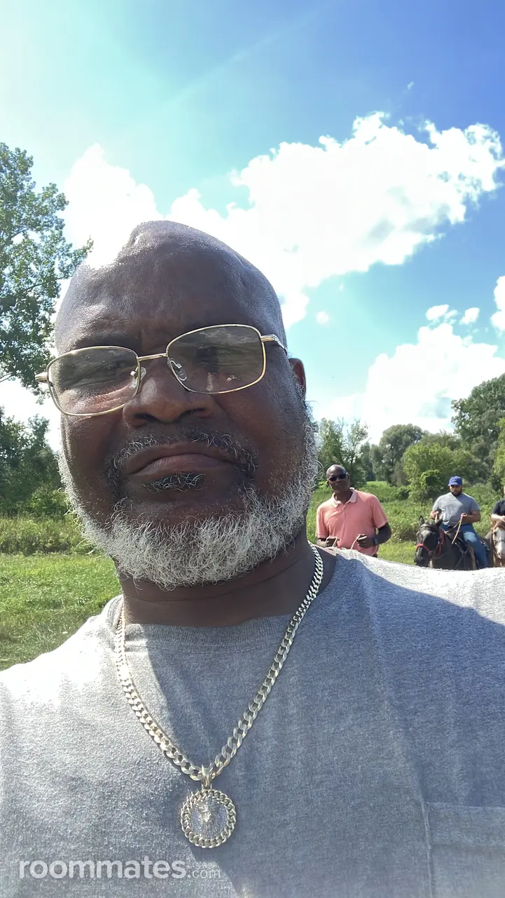 Profile photo 8 of 9