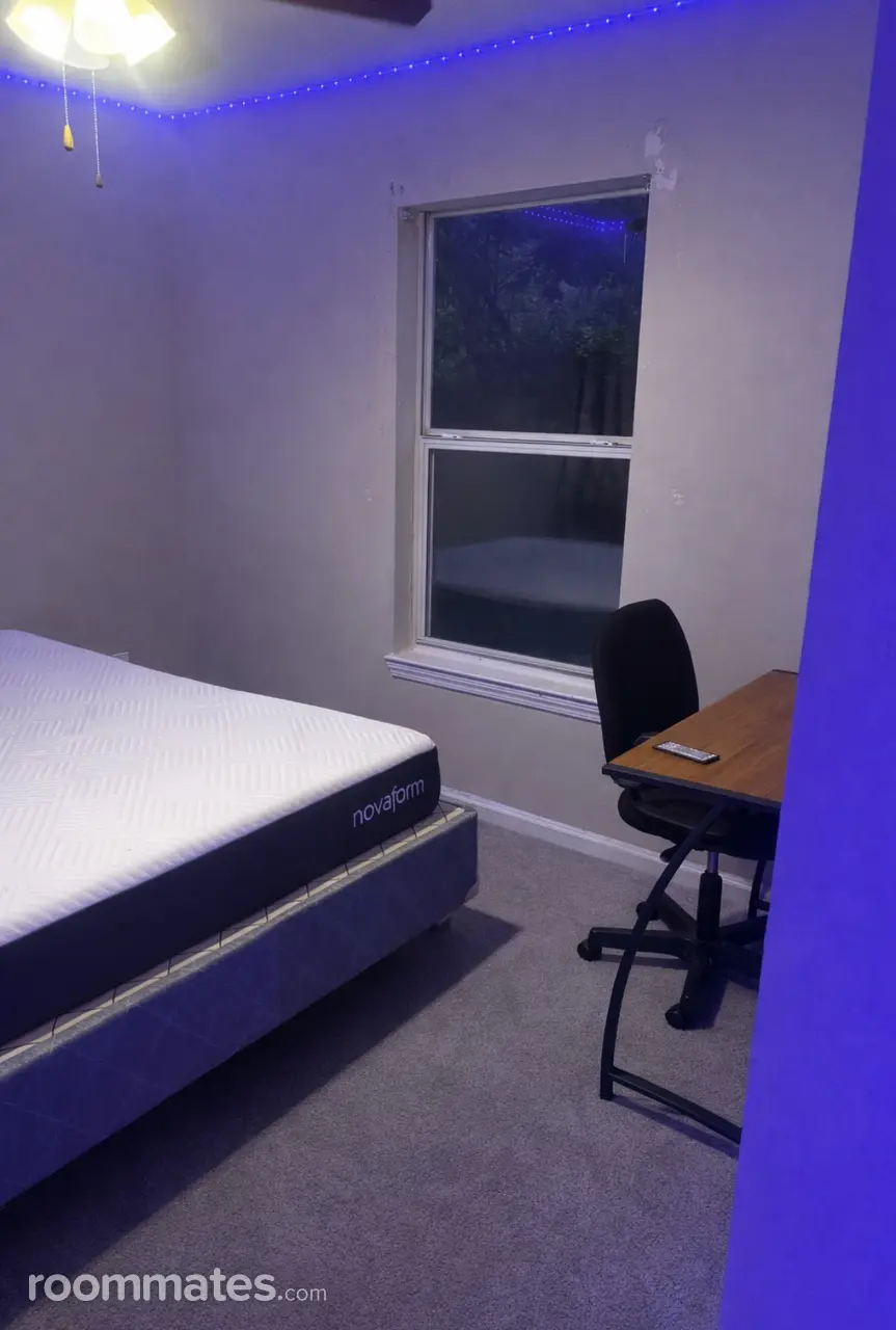 Profile photo 2 of 8