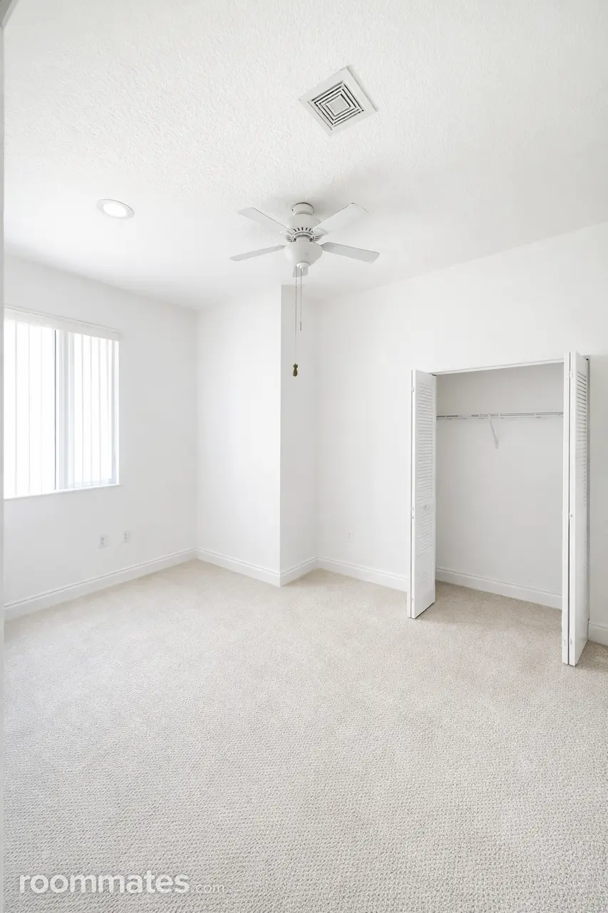 Profile photo 4 of 4