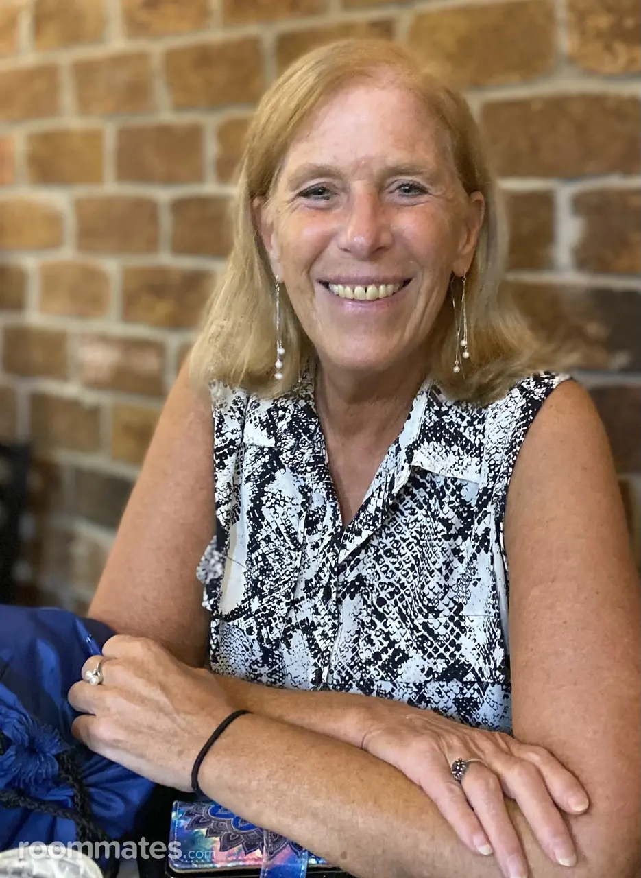 Profile photo 1 of 10