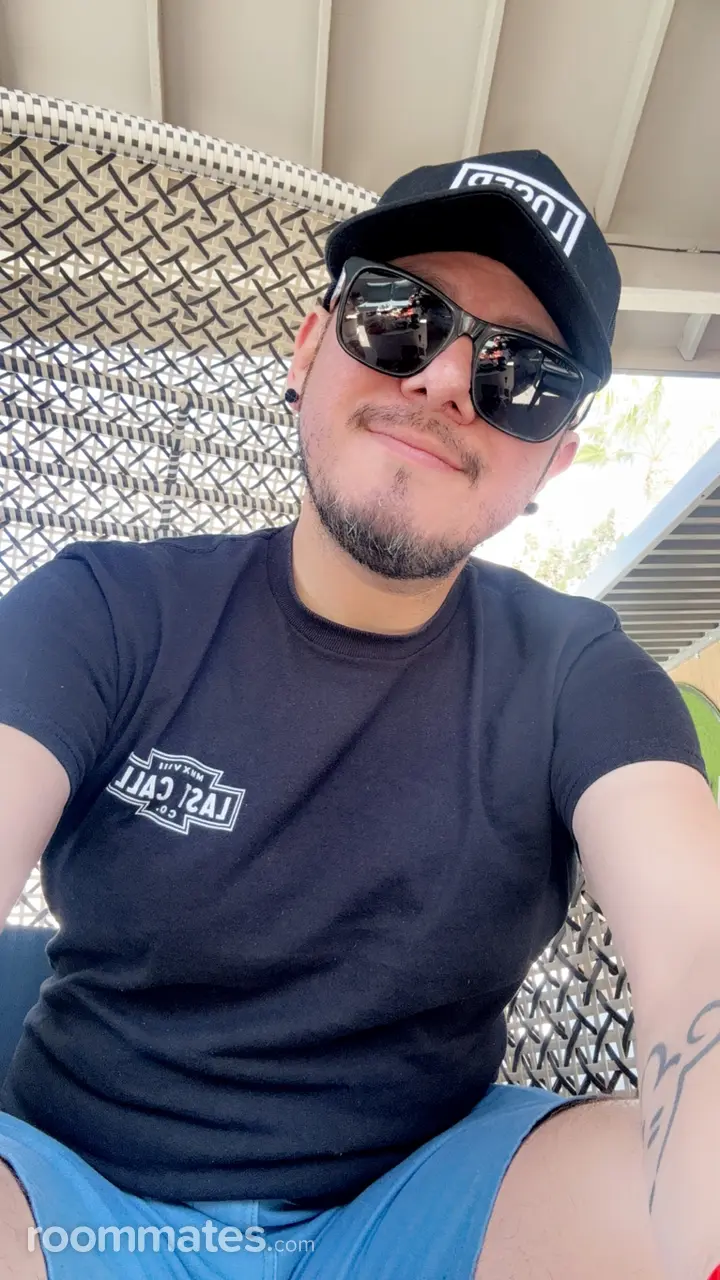 Profile photo 1 of 1