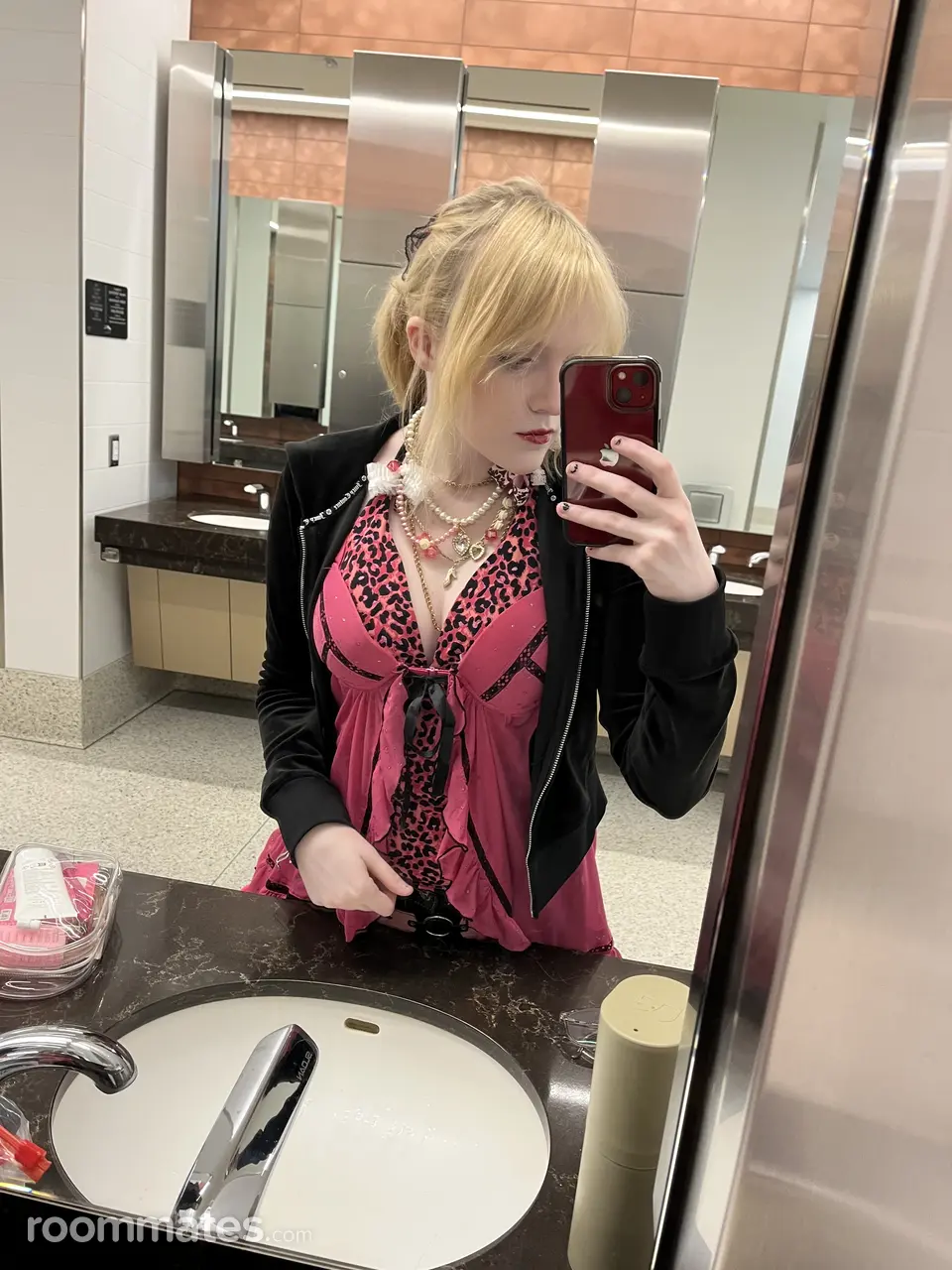 Profile photo 1 of 4