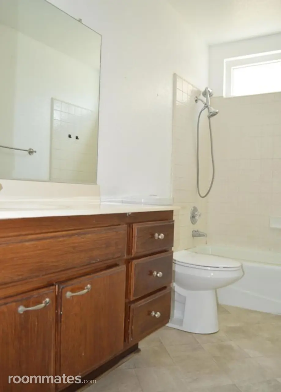 Profile photo 5 of 6