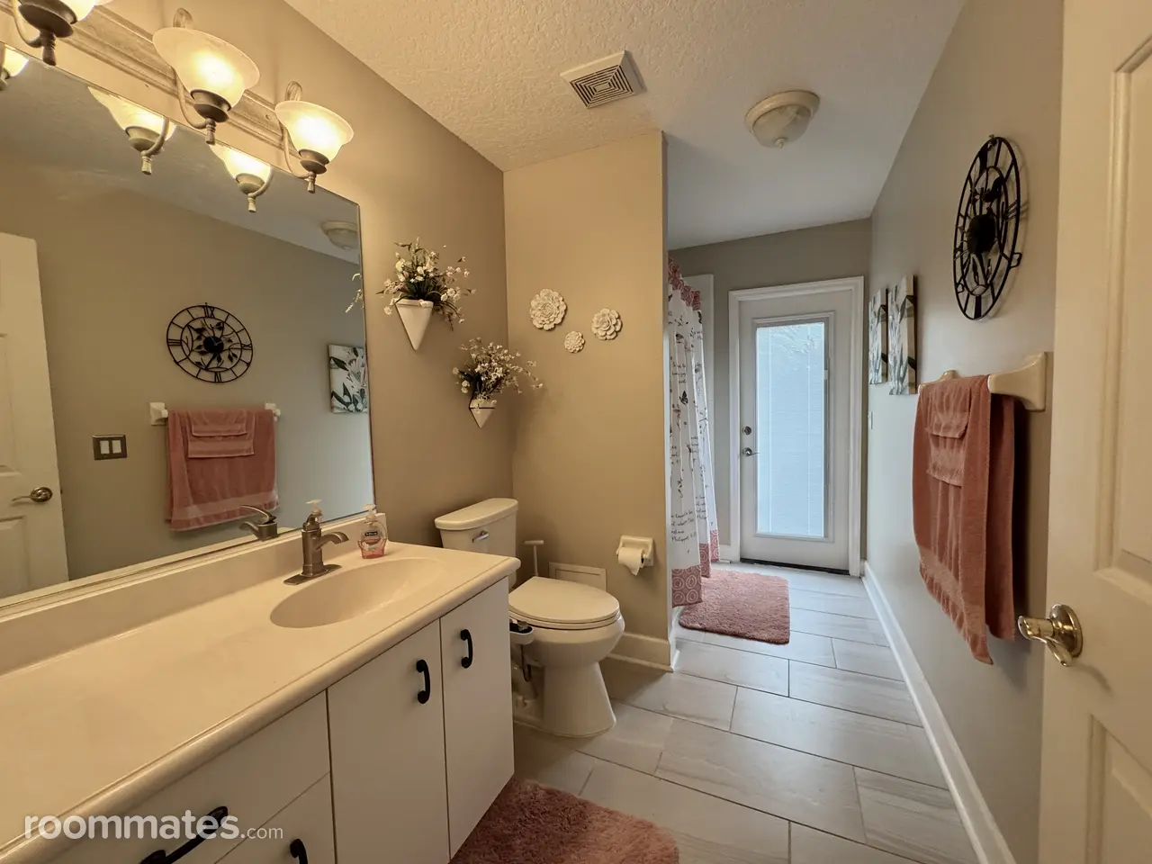 Profile photo 4 of 8