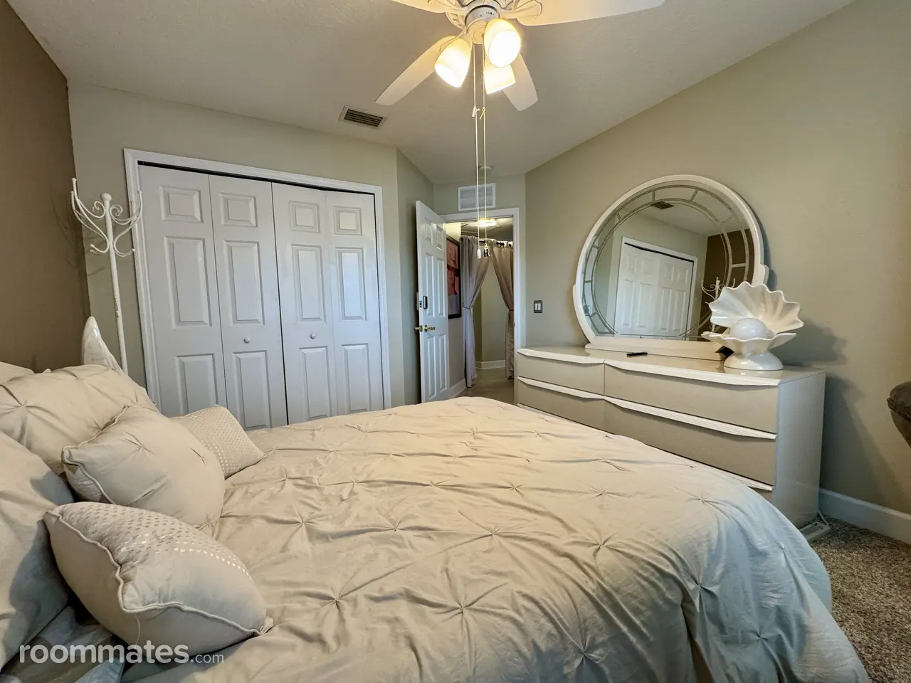 Profile photo 3 of 8