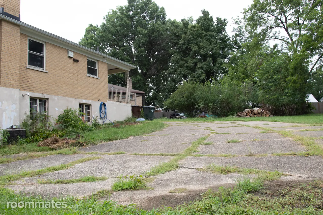 Profile photo 7 of 14