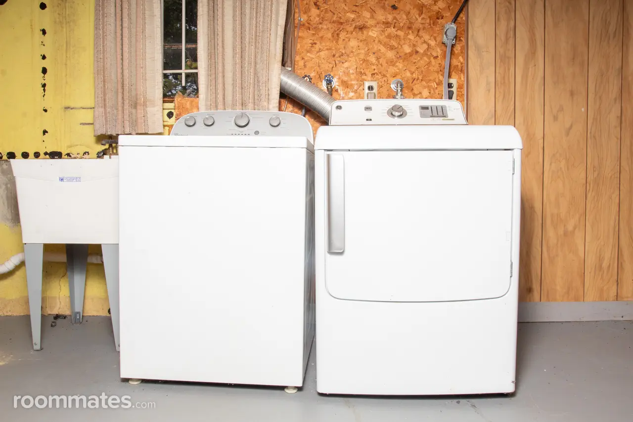 Profile photo 8 of 14