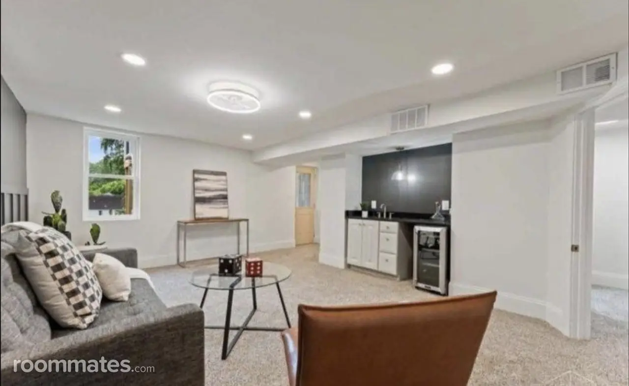 Profile photo 3 of 5