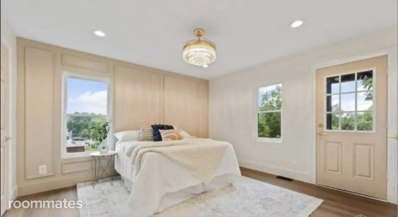 Profile photo 2 of 5