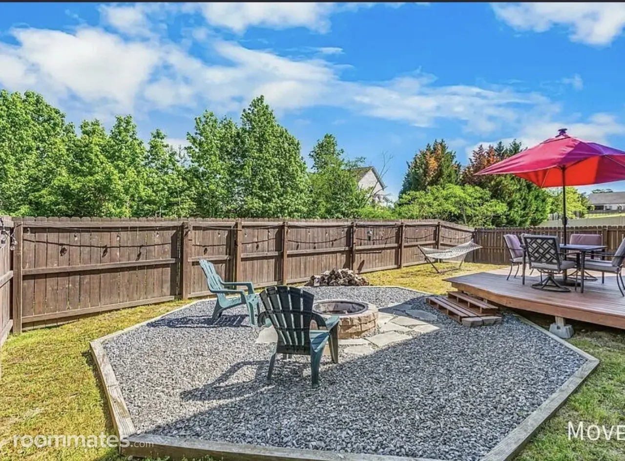 Profile photo 3 of 4