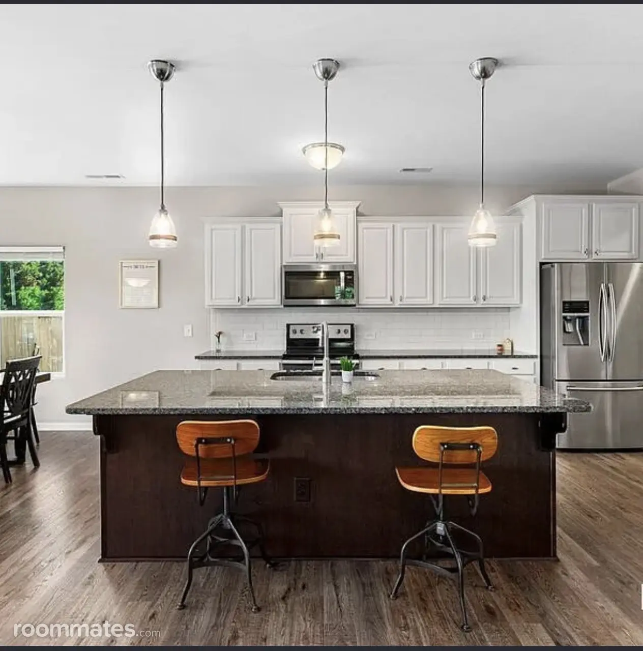 Profile photo 1 of 4