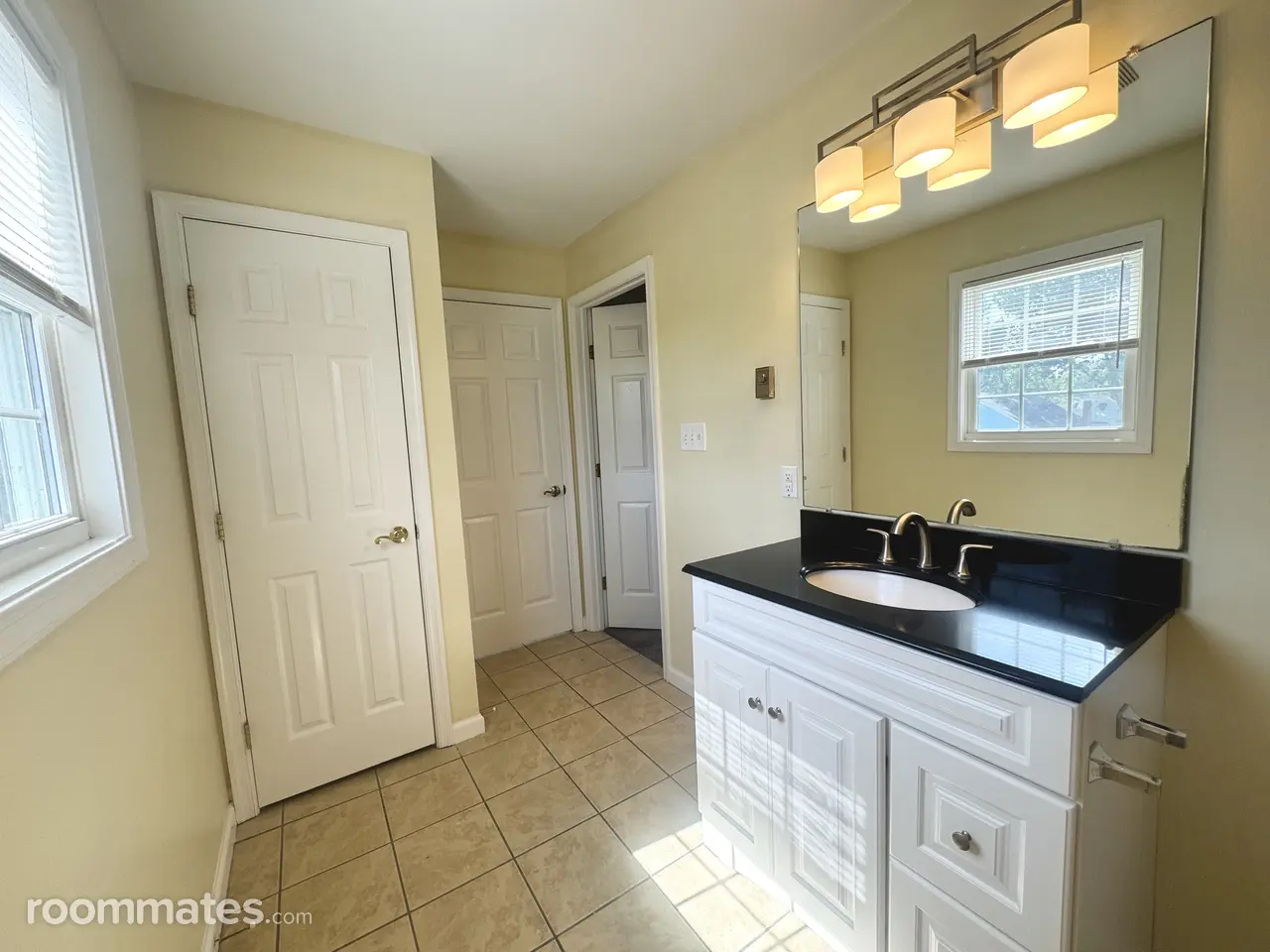 Profile photo 7 of 8