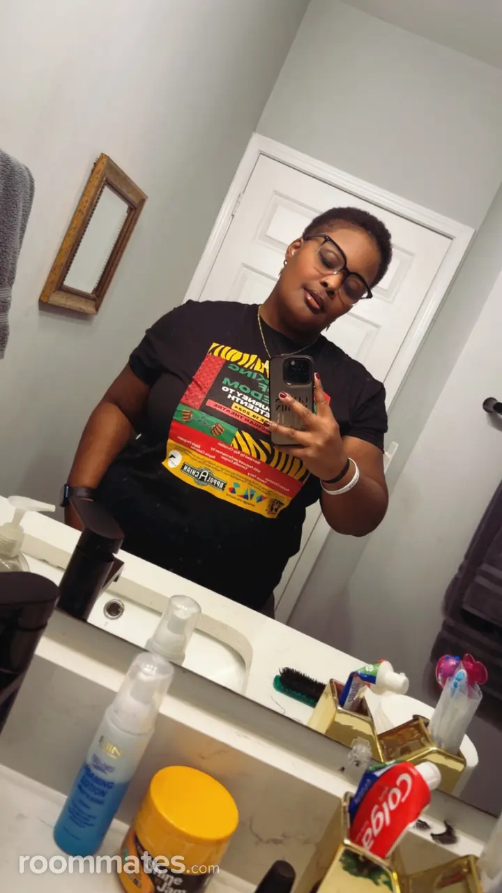 Profile photo 3 of 8