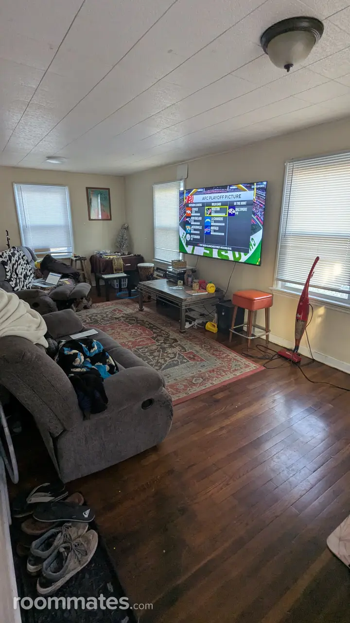 Profile photo 3 of 6