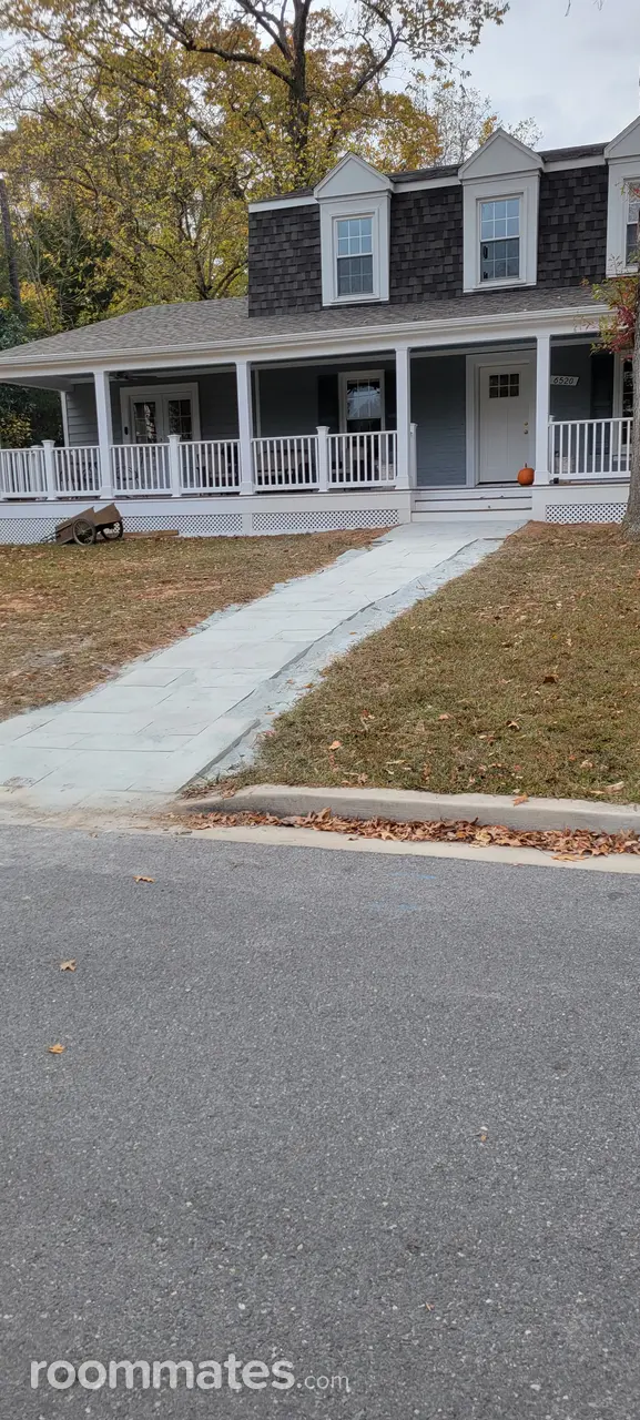 Profile photo 1 of 5