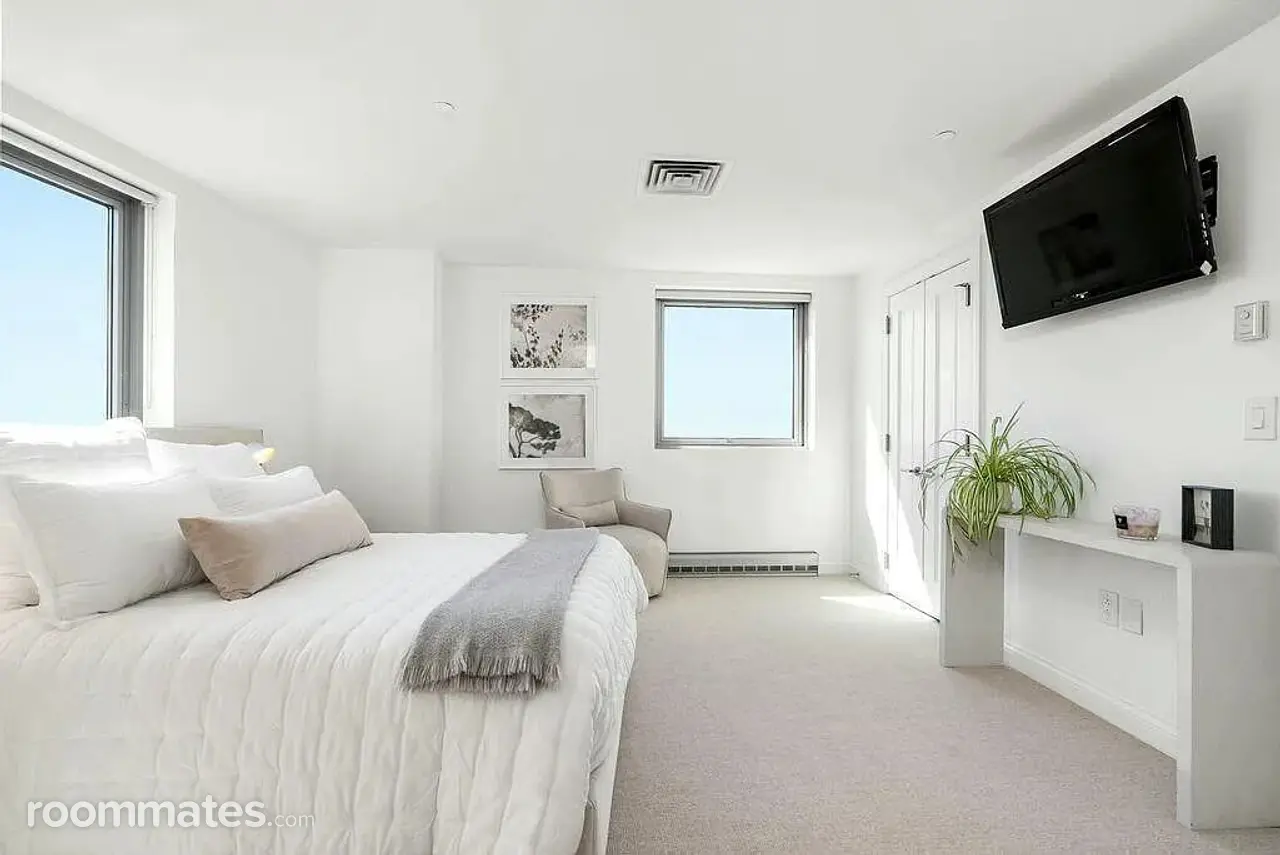 Profile photo 1 of 3