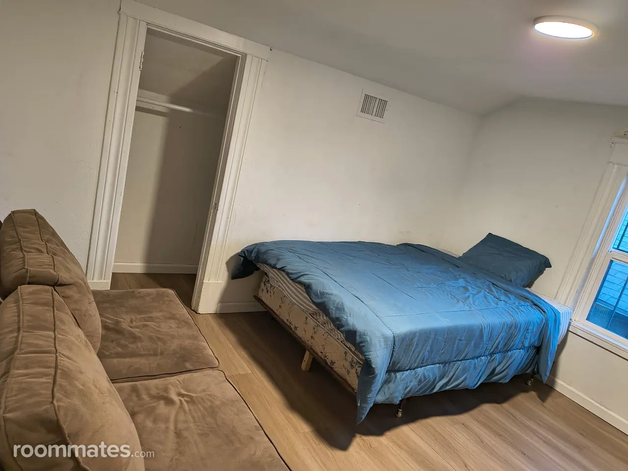 Profile photo 1 of 3