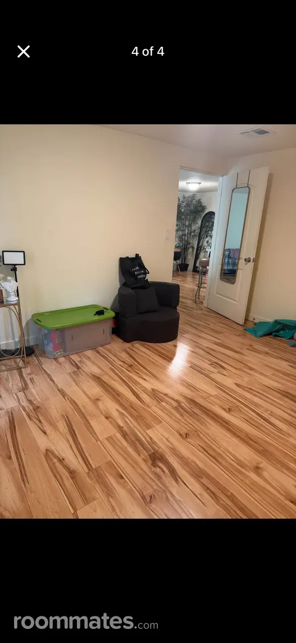 Profile photo 3 of 4