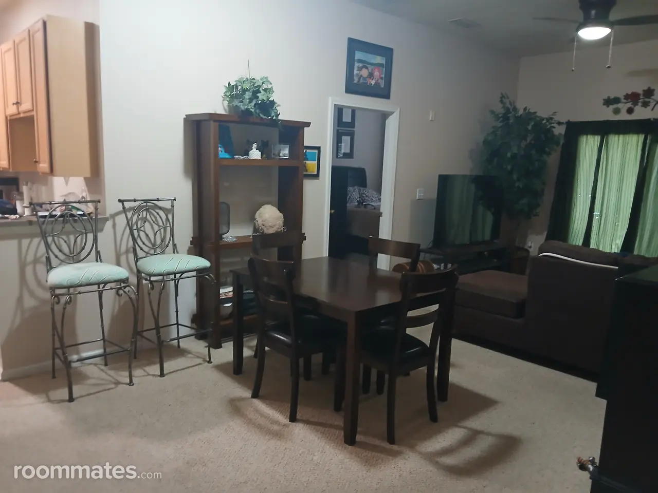 Profile photo 7 of 12