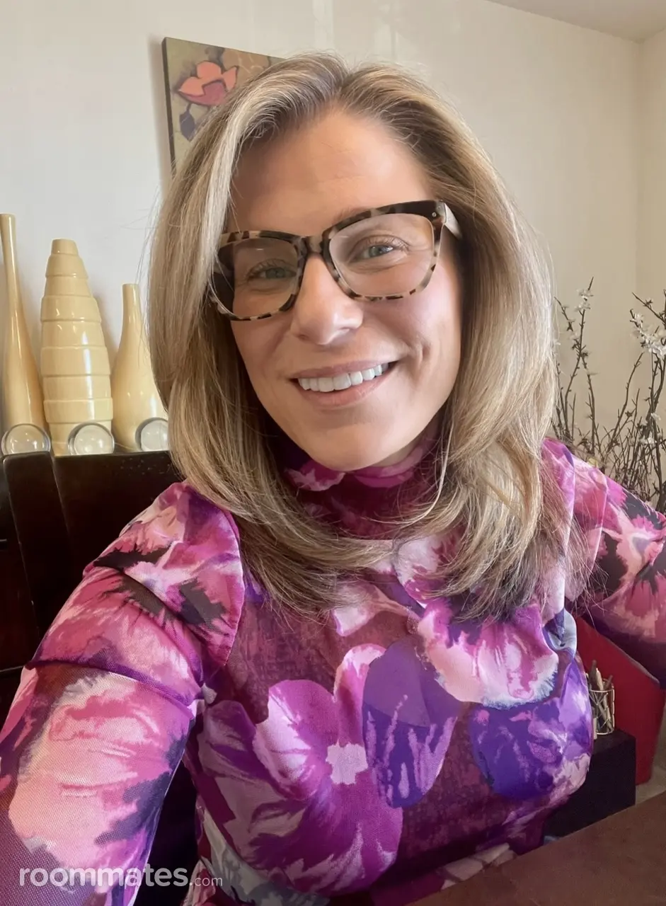 Profile photo 1 of 2