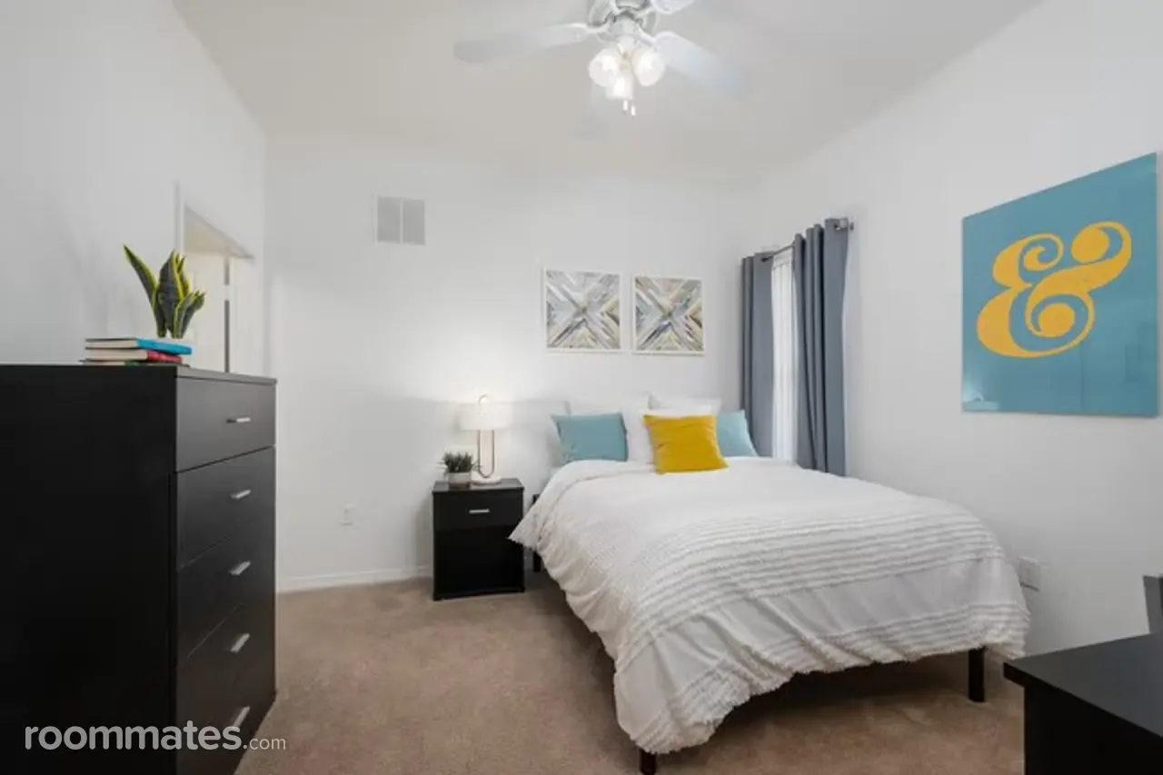 Profile photo 1 of 6