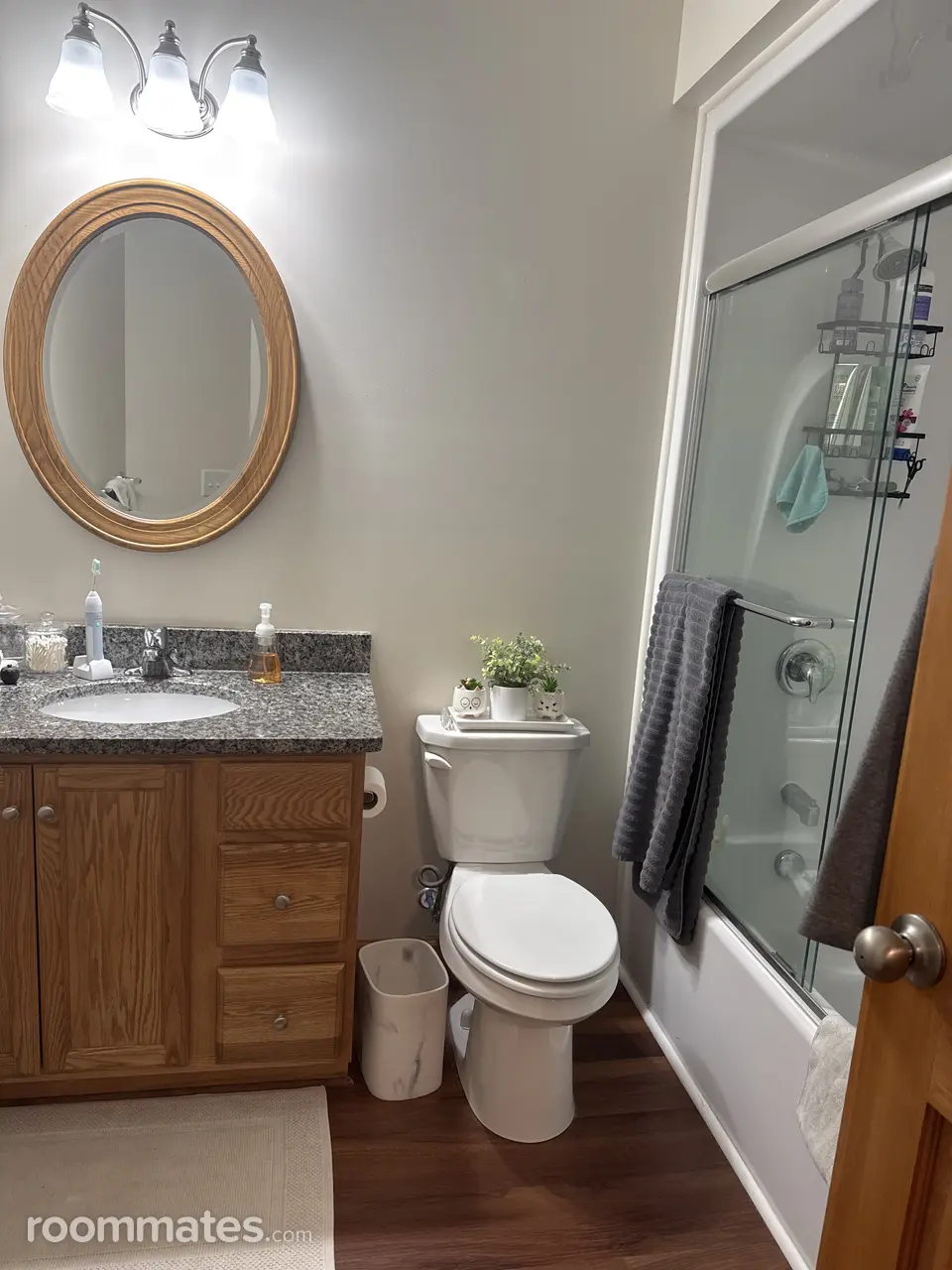 Profile photo 5 of 6