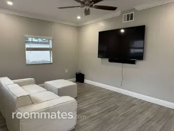 Room for rent in Lehigh Acres, FL $1000, house