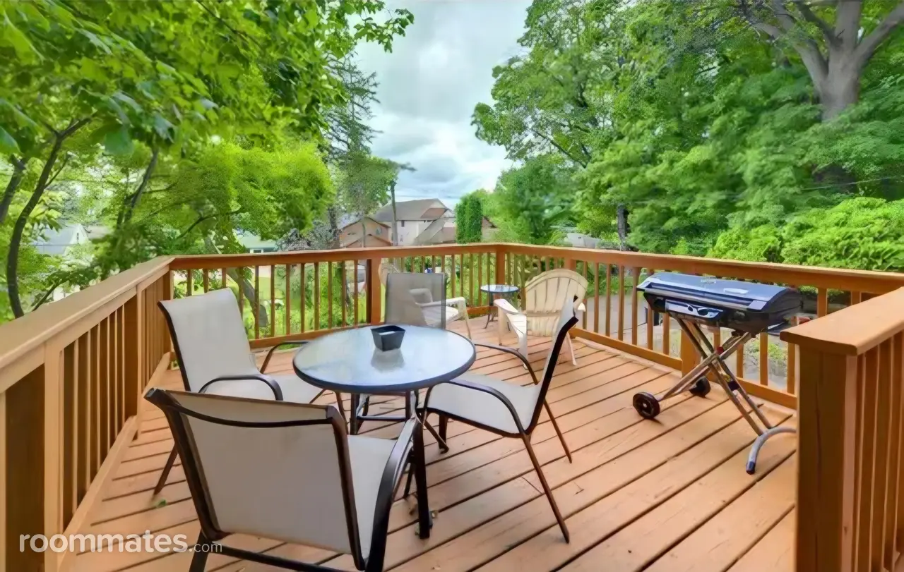 Profile photo 5 of 11