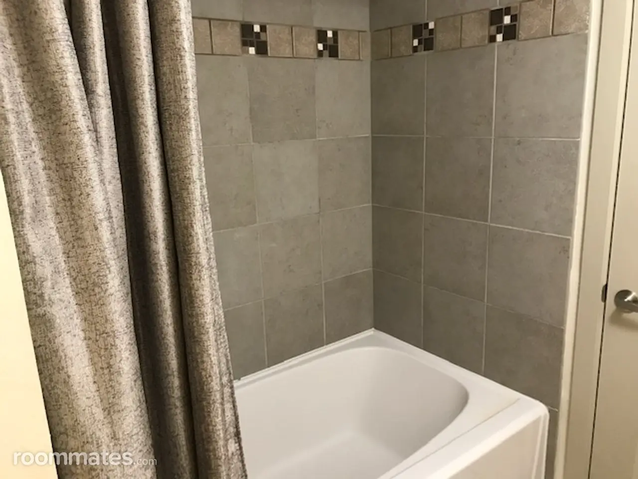 Profile photo 3 of 10