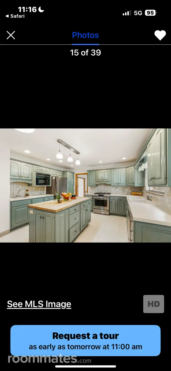 Profile photo 7 of 11