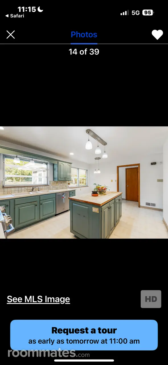 Profile photo 10 of 11