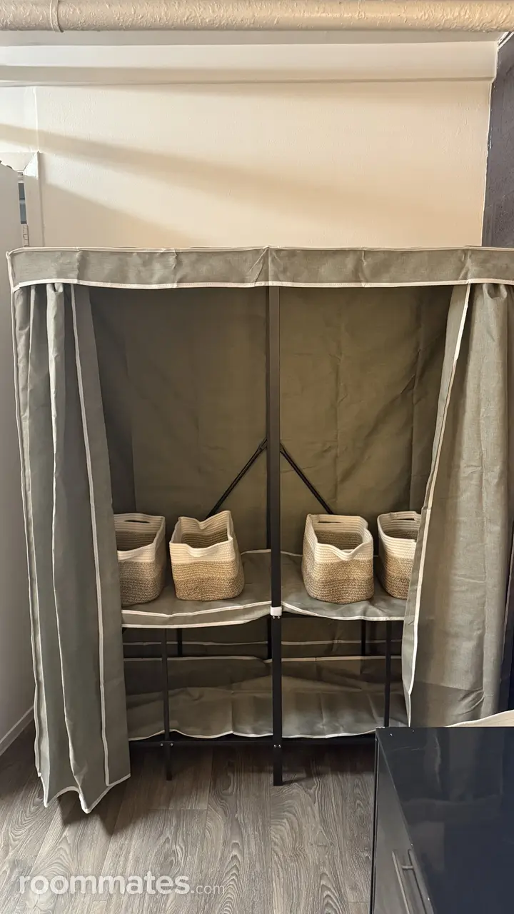 Profile photo 4 of 10