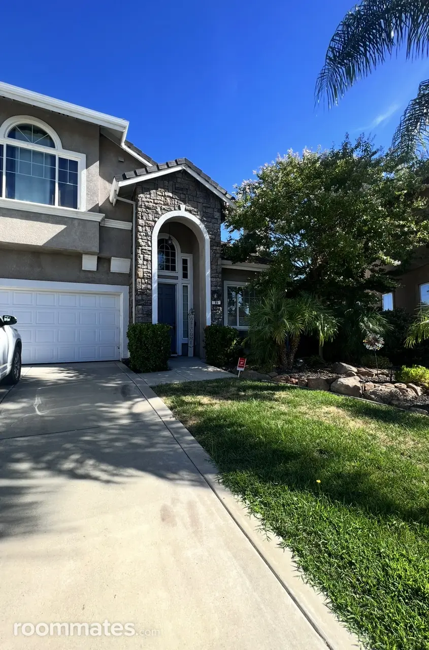 Profile photo 3 of 4