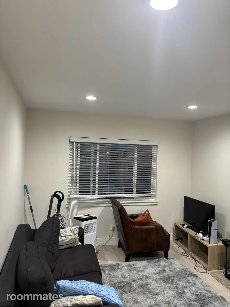 Profile photo 1 of 10