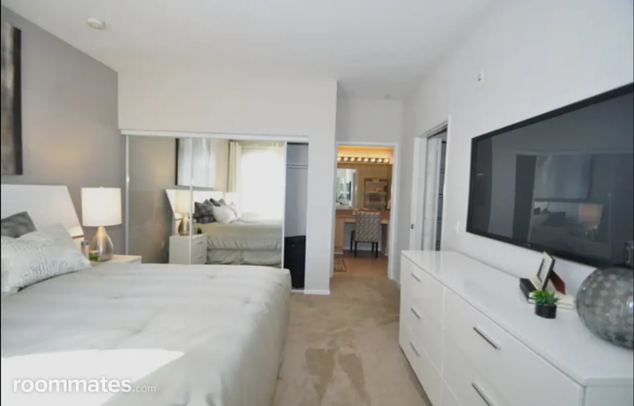 Profile photo 2 of 3